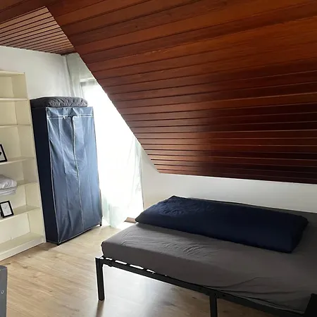 בית אירוח Gemuetliches Gaestezimmer Im Casa Kirchweg *